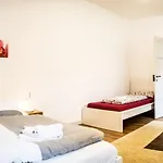 Wunderschoene In Sanierter Villa! Incl Wifi Apartment *