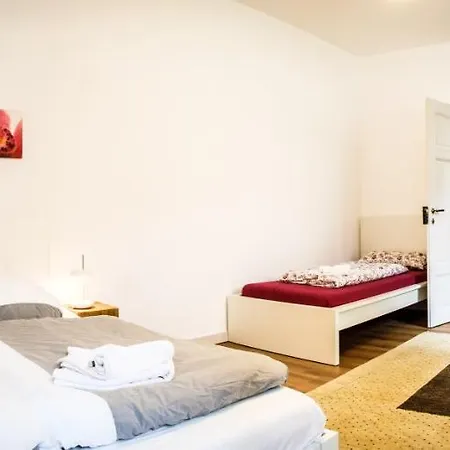 Wunderschoene In Sanierter Villa! Incl Wifi Апартаменты *