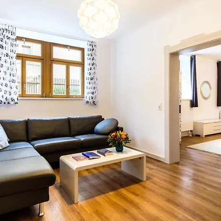 Wunderschoene In Sanierter Villa! Incl Wifi