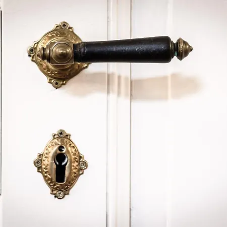 Apartamento Wunderschoene In Sanierter Villa! Incl Wifi *