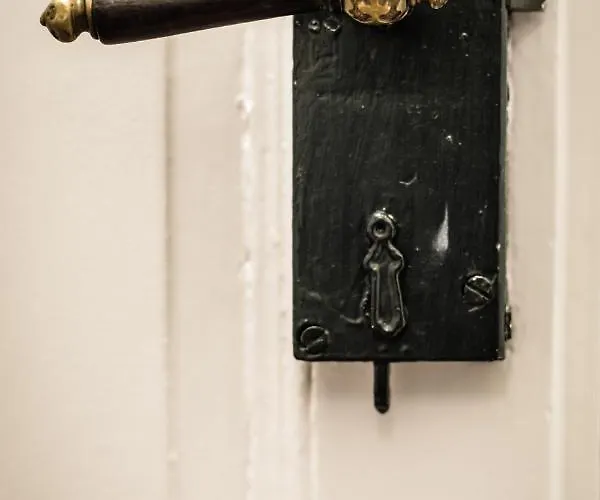 Wunderschoene In Sanierter Villa! Incl Wifi *