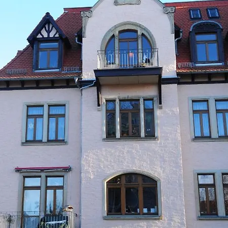 Wunderschoene In Sanierter Villa! Incl Wifi Appartement *