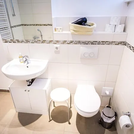 Wunderschoene In Sanierter Villa! Incl Wifi *